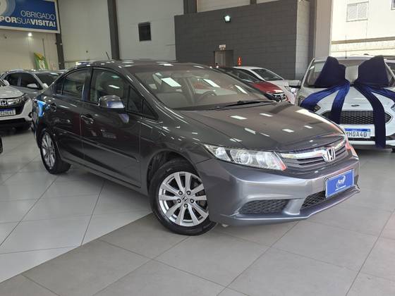 HONDA CIVIC 1.8 LXS 16V FLEX 4P MANUAL HONDA CIVIC 1.8 LXS 16V FLEX 4P MANUAL
